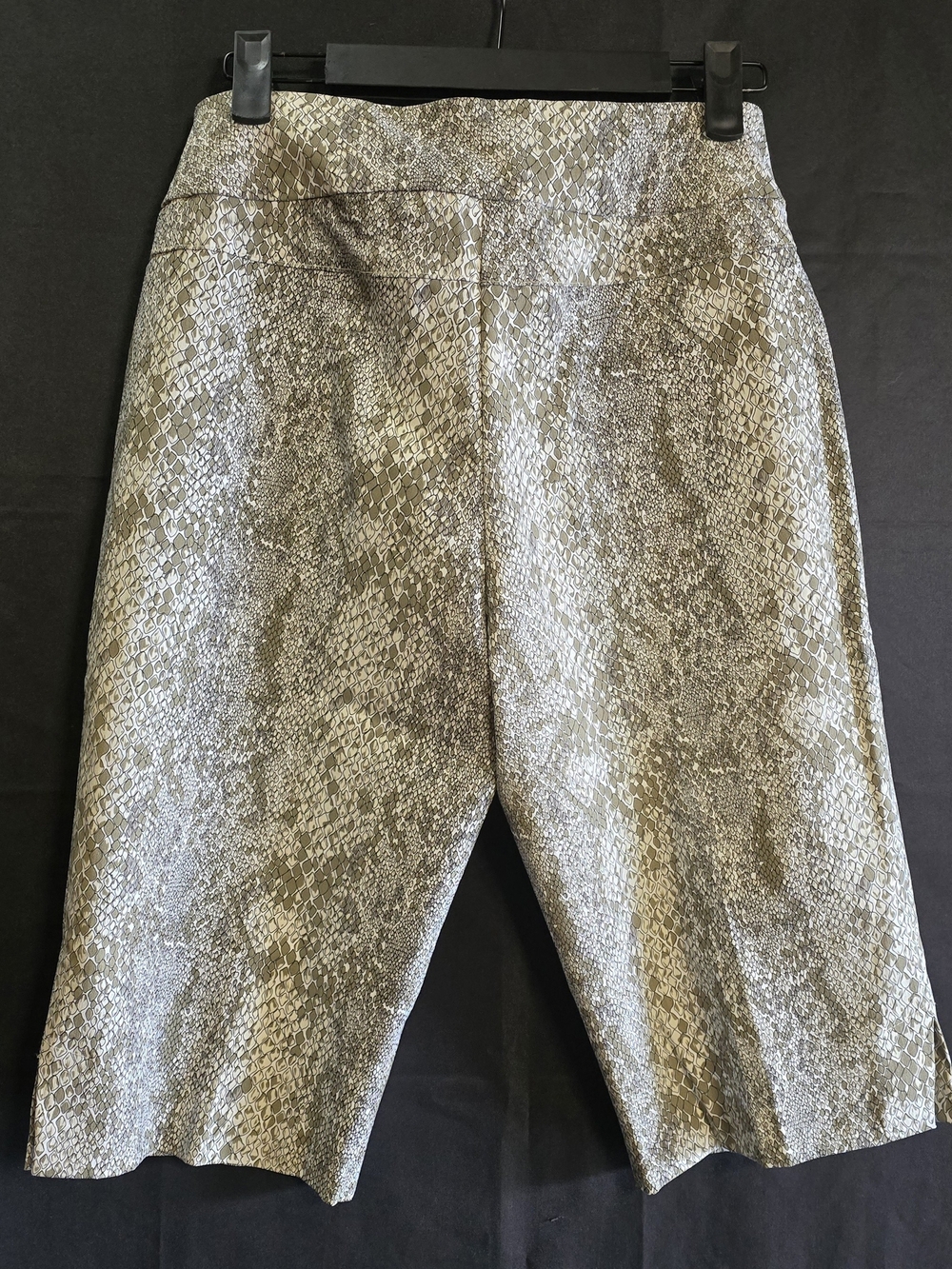 Tribal Jeans Tonal Snake Print Pull-On Crop Capri Pants - Size 4